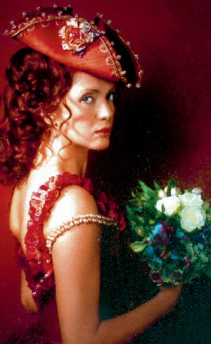 Это фото бережно хранят сотрудники Екатеринбургского театра драмы на импровизированной доске почёта