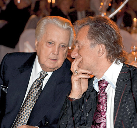 Две легенды: Илья ГЛАЗУНОВ (слева) на юбилее Александра ШИЛОВА