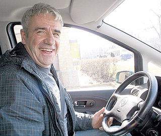 Водительские права актёр получил 20 лет назад