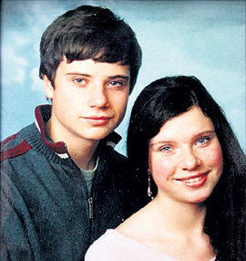 Сын актёра Рудольф заканчивает школу, а дочь Маргарита учится на оперную певицу