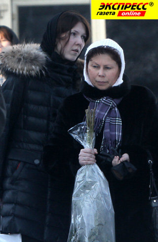 Вдова Леонида НЕЧАЕВА Надежда (слева)