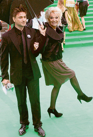 С новым возлюбленным Светлана не ходит - пляшет