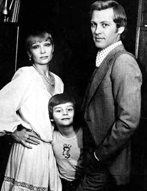 СВЕТЛИЧНАЯ и ИВАШОВ с младшим сыном Олегом